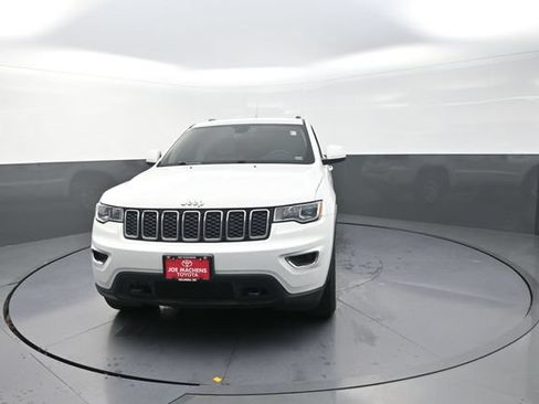 Used 2019 Jeep Grand Cherokee Laredo AWD/4WD image 34