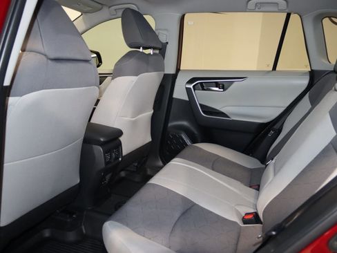 Used 2022 Toyota RAV4 XLE image 51