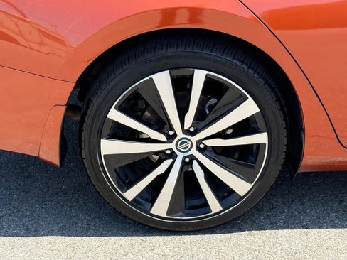 Used 2021 Nissan Altima 2.5 SR FWD image 14