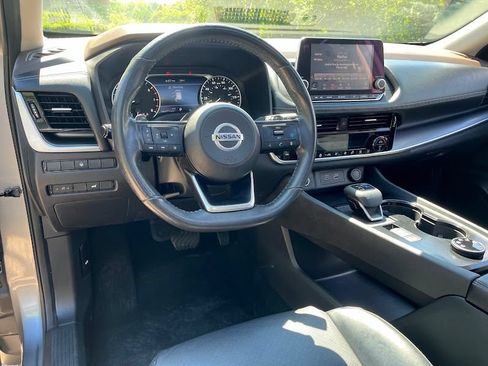 Used 2021 Nissan Rogue SV w/ Premium Package AWD/4WD image 9