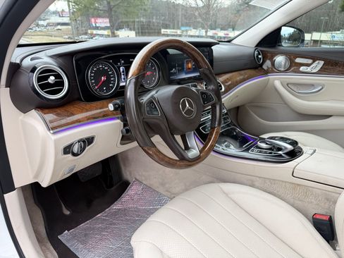 Used 2017 Mercedes-Benz E 300 image 21