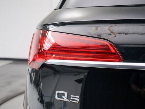 Used 2021 Audi Q5 2.0T Premium Plus w/ Premium Plus Package AWD/4WD image 9
