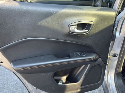 Used 2019 Jeep Compass Limited w/ Safety & Security Group image 24