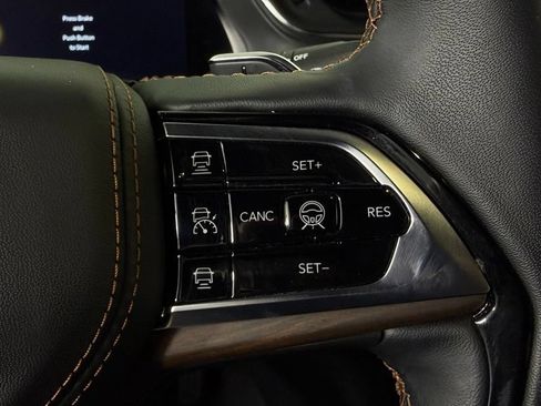 Used 2023 Jeep Grand Cherokee Summit AWD/4WD image 19