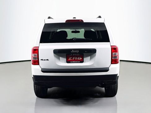 Used 2017 Jeep Patriot Sport AWD/4WD image 4