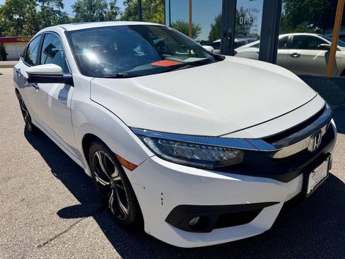 Used 2016 Honda Civic Touring image 3