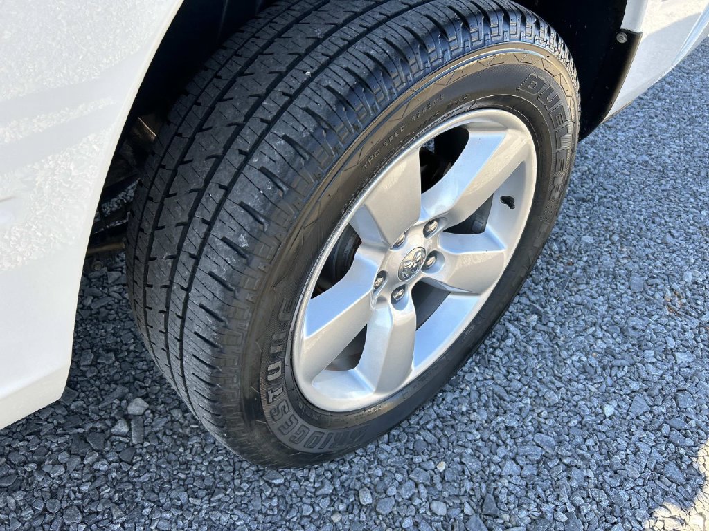 Used 2015 RAM 1500 Express RWD image 14