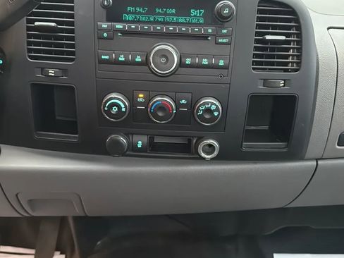 Used 2013 Chevrolet Silverado 1500 W/T image 12