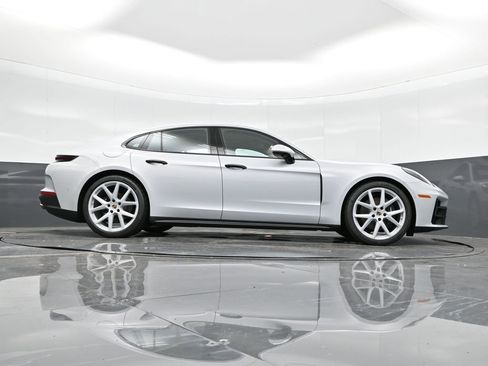 New 2025 Porsche Panamera image 39