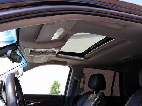 Certified 2019 Cadillac Escalade Luxury RWD image 45