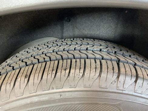 Used 2020 Nissan Rogue SV image 8