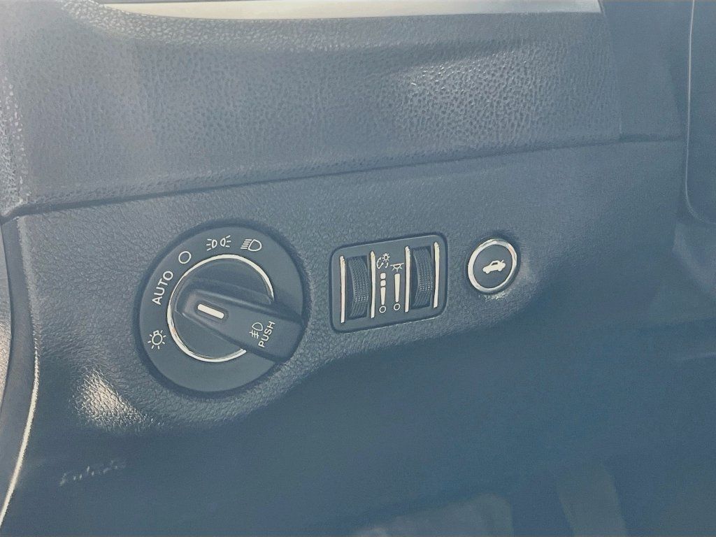 Used 2022 Chrysler 300 S RWD image 10