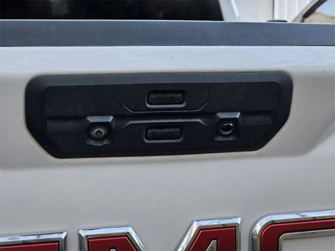 Used 2022 GMC Sierra 1500 SLT image 17