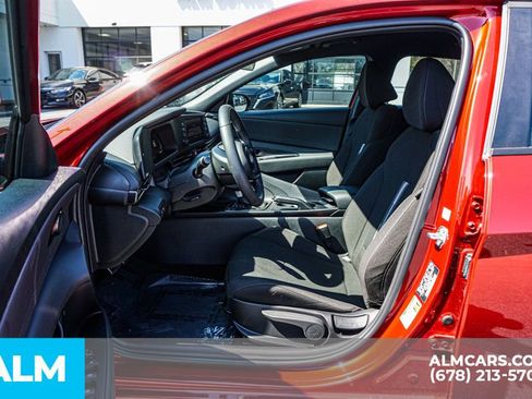 Used 2025 Hyundai Elantra Sport image 19