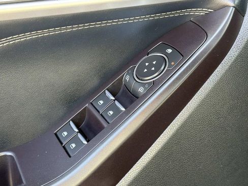 Certified 2020 Ford Explorer XLT w/ Equipment Group 202A image 19