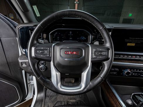 Used 2023 GMC Sierra 1500 Elevation w/ Preferred Package image 19