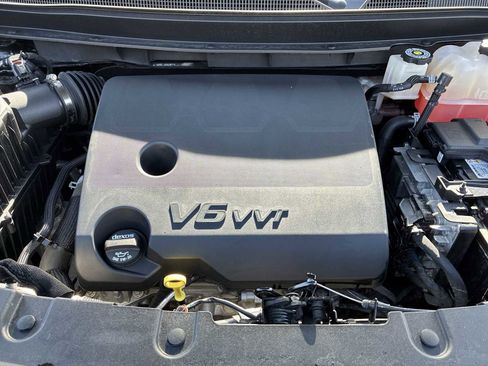 Used 2022 Chevrolet Traverse LT image 17