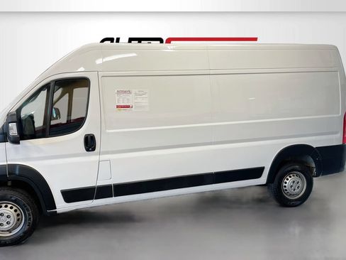 Used 2024 RAM ProMaster 2500 w/ Convenience Group FWD image 4