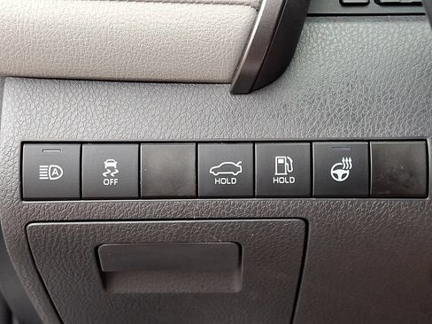 Used 2022 Toyota Camry XLE AWD/4WD image 29