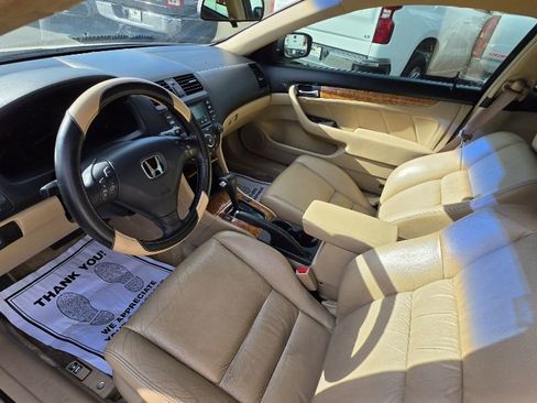 Used 2005 Honda Accord EX image 10