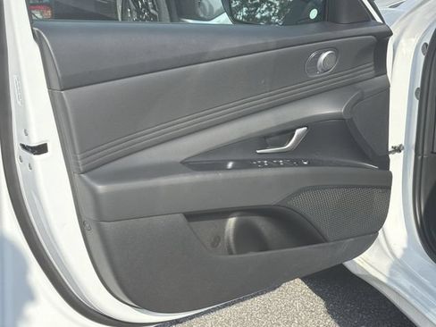 New 2026 Hyundai Elantra Limited FWD image 12