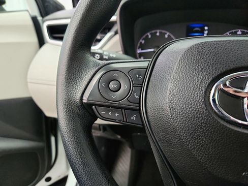 Used 2023 Toyota Corolla Cross L image 18