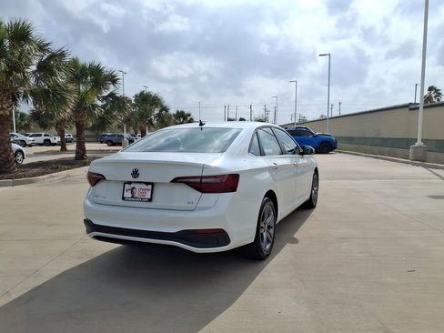 Used 2022 Volkswagen Jetta SE FWD image 5