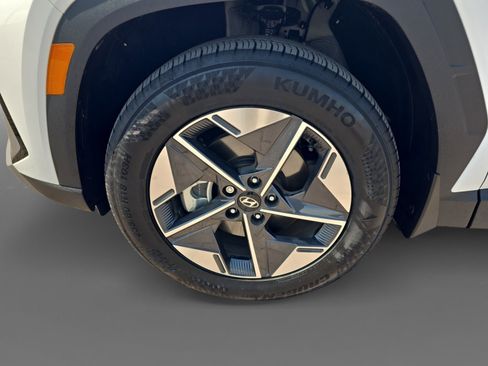 Certified 2025 Hyundai Tucson SEL image 9