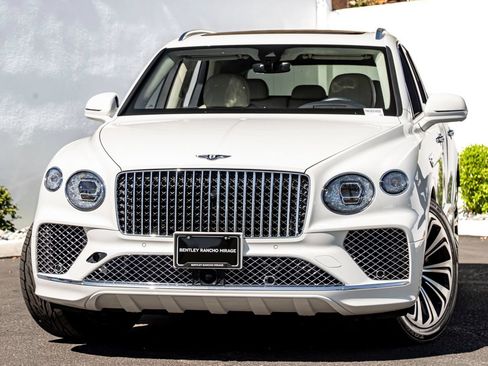 Used 2024 Bentley Bentayga AWD/4WD image 7