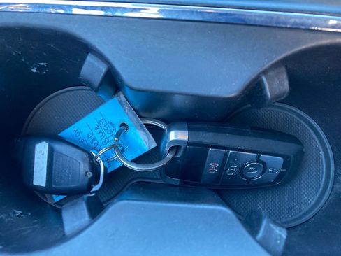 Used 2017 Ford Fusion SE w/ Fusion SE Technology Package image 39