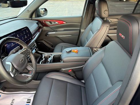 Used 2025 Chevrolet Traverse Z71 w/ Enhanced Driving Package AWD/4WD image 33