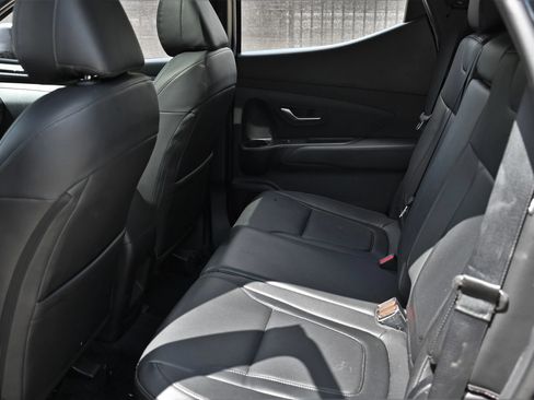 Used 2024 Hyundai Santa Cruz Night AWD/4WD image 17