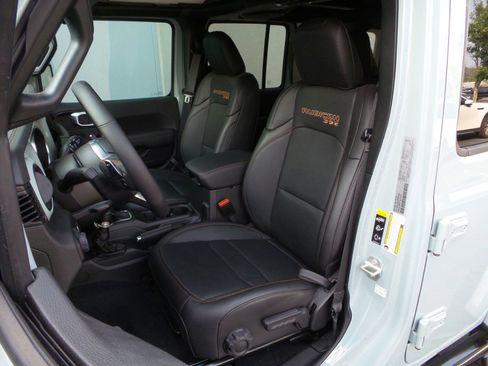 Used 2023 Jeep Wrangler Unlimited Rubicon 392 AWD/4WD image 9