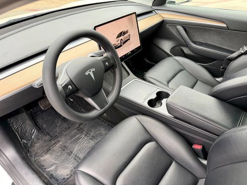 Used 2022 Tesla Model 3 Long Range AWD/4WD image 7