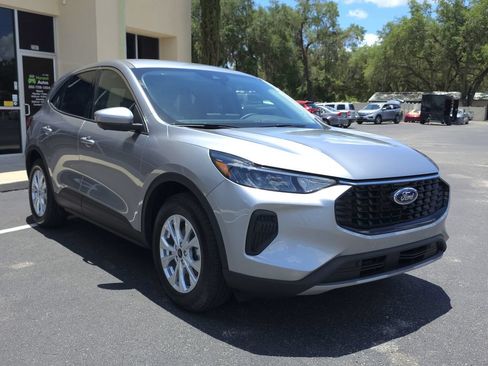Used 2024 Ford Escape Active w/ Tech Pack #2 FWD image 3