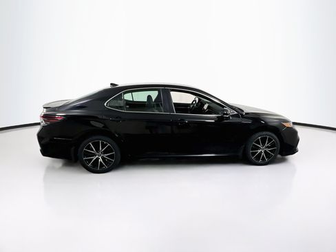 Used 2023 Toyota Camry SE w/ Cold Weather Package AWD/4WD image 4