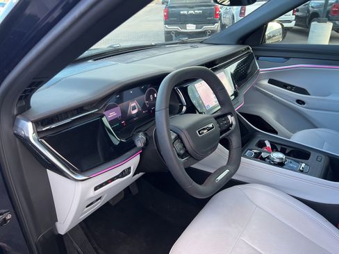 Used 2025 Jeep Wagoneer S Limited image 29