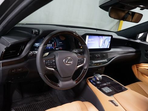 Used 2024 Lexus LS 500 w/ Interior Upgrade Package RWD image 11