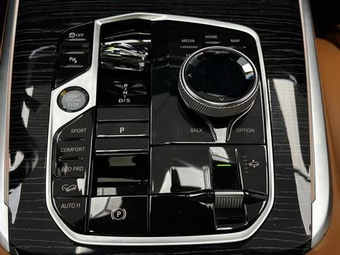 Used 2023 BMW X7 xDrive40i w/ Executive Package image 39
