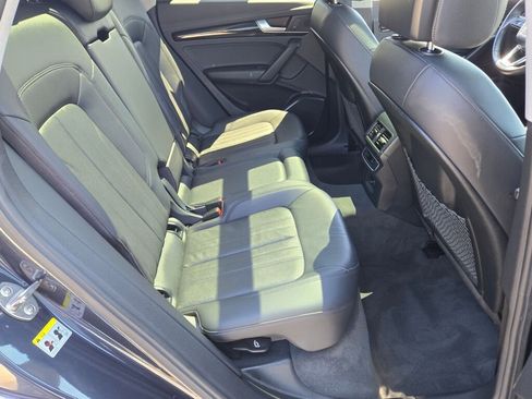 Used 2020 Audi Q5 2.0T Premium w/ Convenience Package AWD/4WD image 11