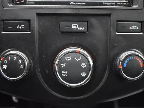 Used 2012 Kia Forte Koup SX w/ Leather Pkg FWD image 26