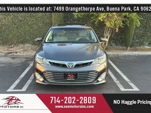 Used 2013 Toyota Avalon Limited w/ Technology Pkg FWD image 3