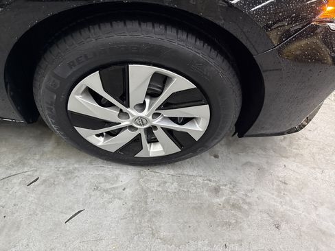 Used 2024 Nissan Altima 2.5 S FWD image 10