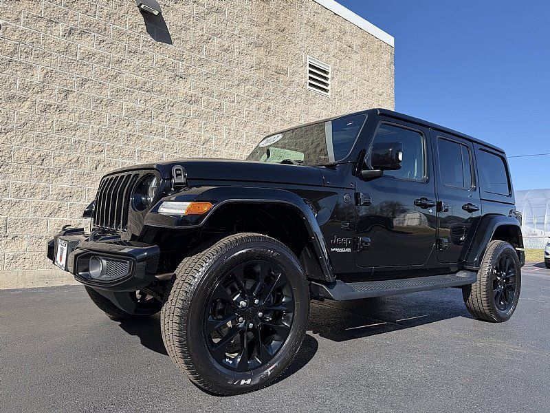 Used 2022 Jeep Wrangler Unlimited Sahara AWD/4WD image 6