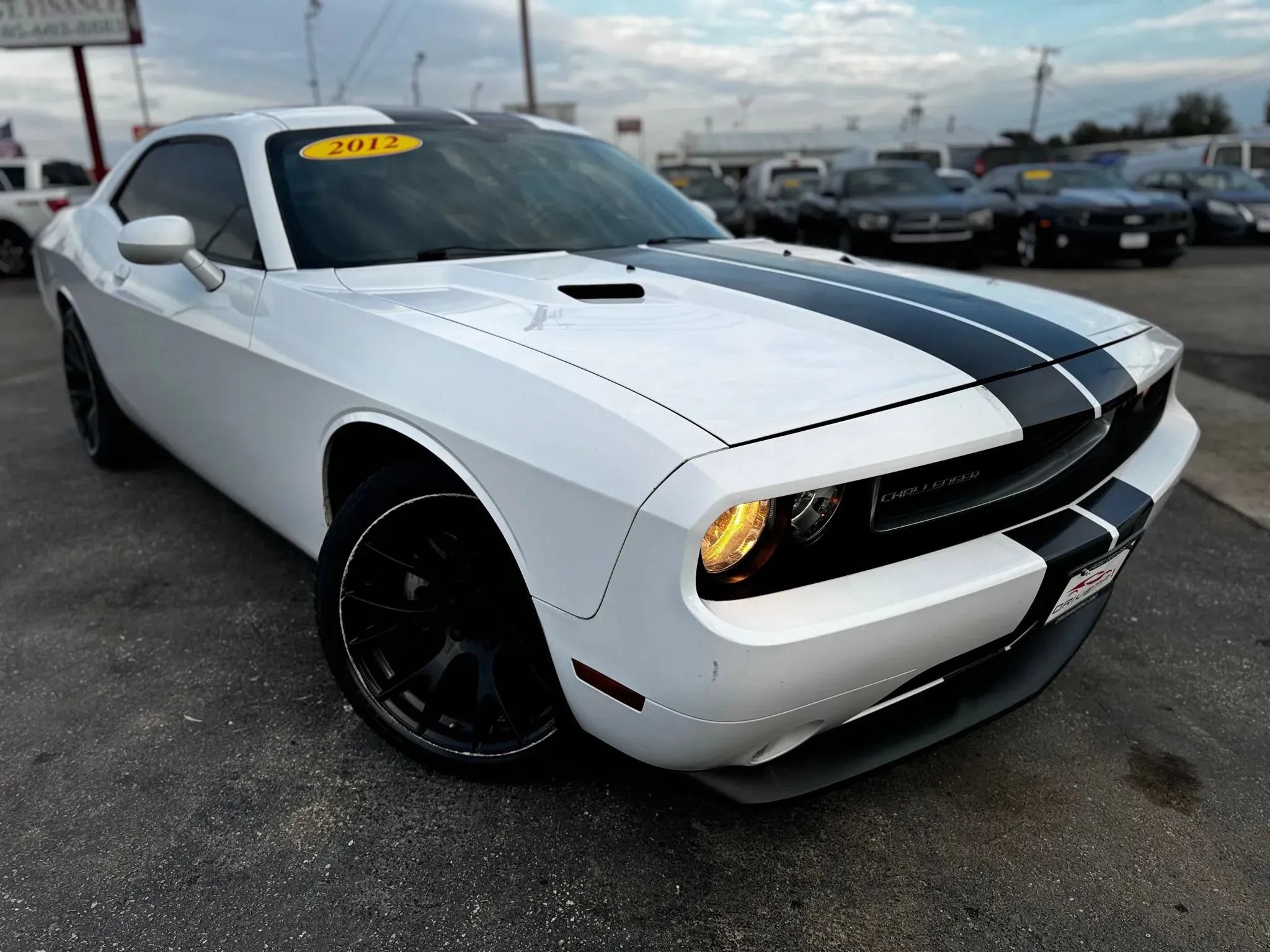 Used 2012 Dodge Challenger SXT Plus RWD image 3