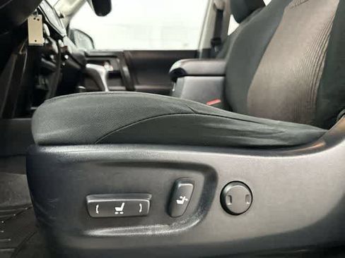 Used 2018 Toyota 4Runner TRD Off-Road AWD/4WD image 27