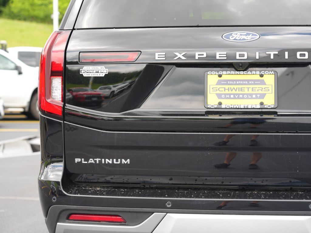 Used 2025 Ford Expedition Platinum AWD/4WD image 10