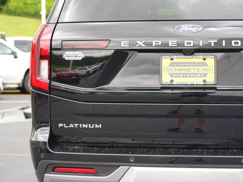 Used 2025 Ford Expedition Platinum AWD/4WD image 10
