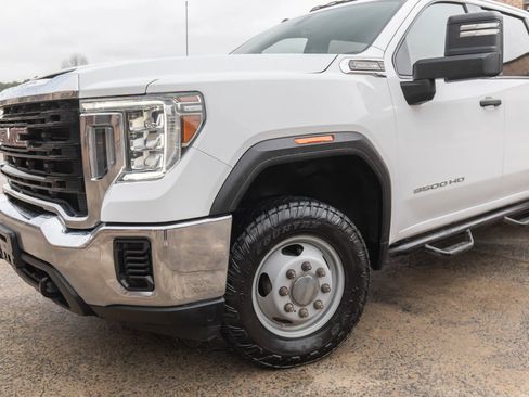 Used 2023 GMC Sierra 3500 Pro w/ Convenience Package image 3