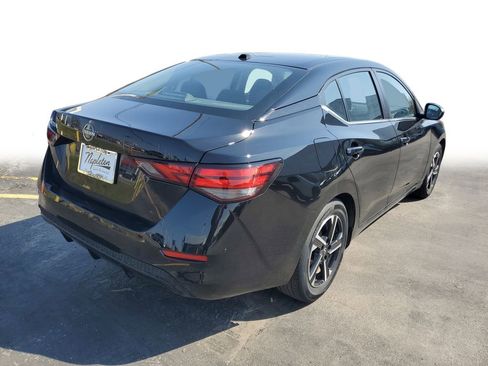 Used 2025 Nissan Sentra SV image 4